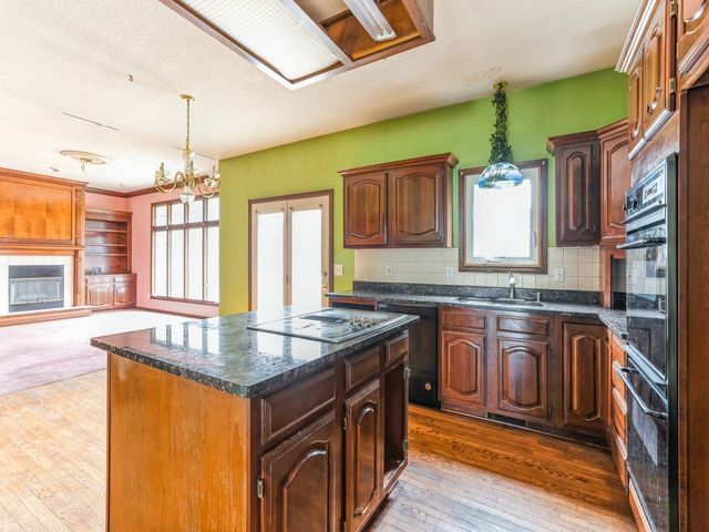 2085 Country Club Boulevard, Clive, IA 50325
