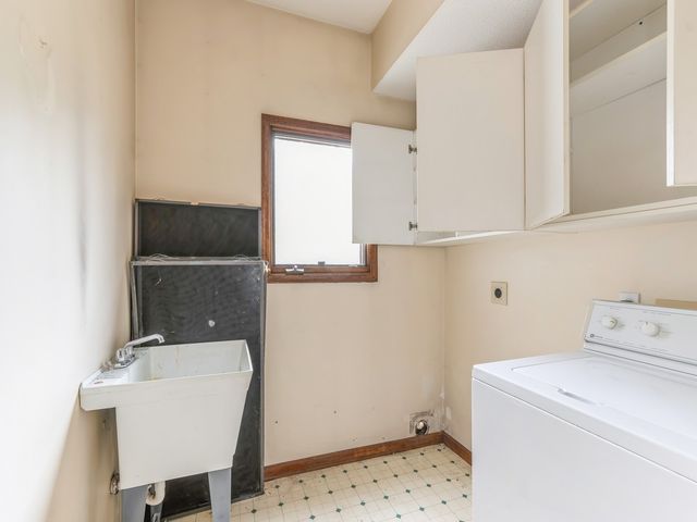 2085 Country Club Boulevard, Clive, IA 50325