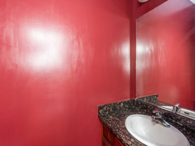 2085 Country Club Boulevard, Clive, IA 50325