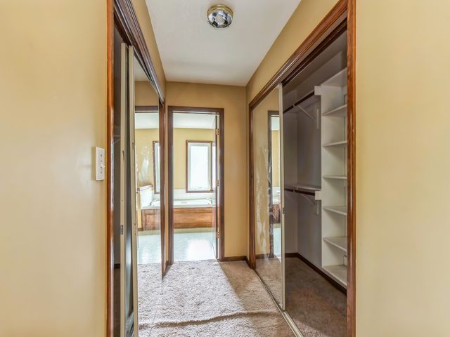 2085 Country Club Boulevard, Clive, IA 50325