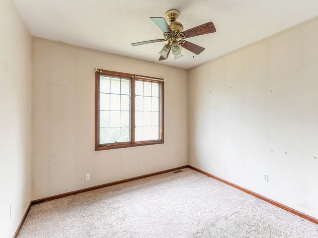 2085 Country Club Boulevard, Clive, IA 50325