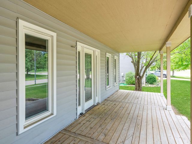 2085 Country Club Boulevard, Clive, IA 50325