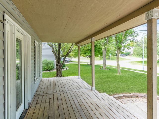2085 Country Club Boulevard, Clive, IA 50325
