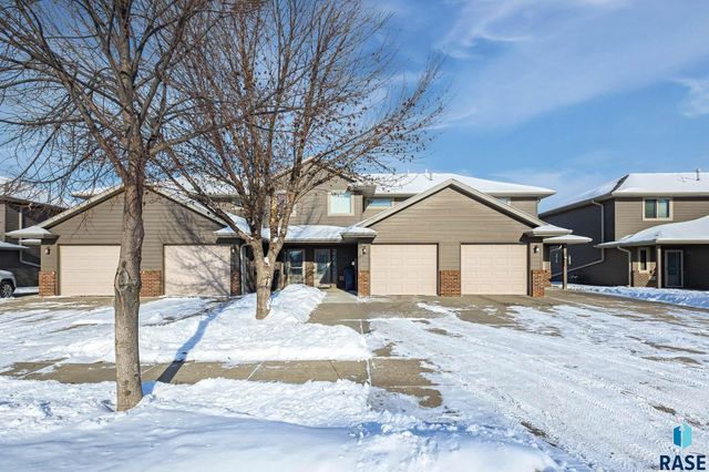 8602 W Lavern Wipf St Street 2, Sioux Falls, SD 57106