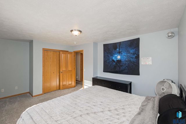 8602 W Lavern Wipf St Street 2, Sioux Falls, SD 57106