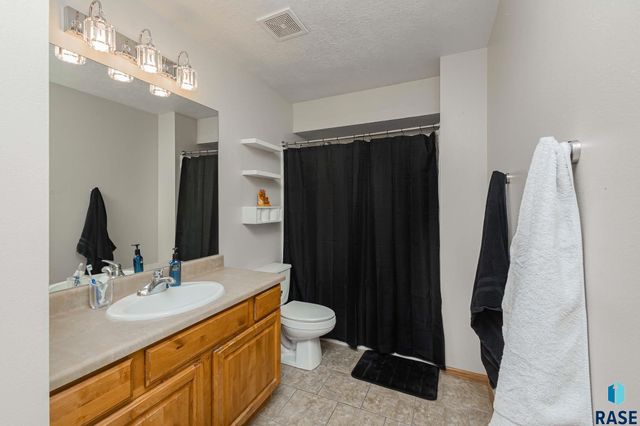 8602 W Lavern Wipf St Street 2, Sioux Falls, SD 57106