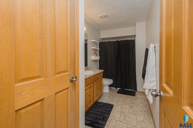 8602 W Lavern Wipf St Street 2, Sioux Falls, SD 57106