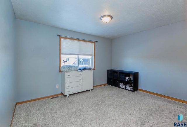 8602 W Lavern Wipf St Street 2, Sioux Falls, SD 57106