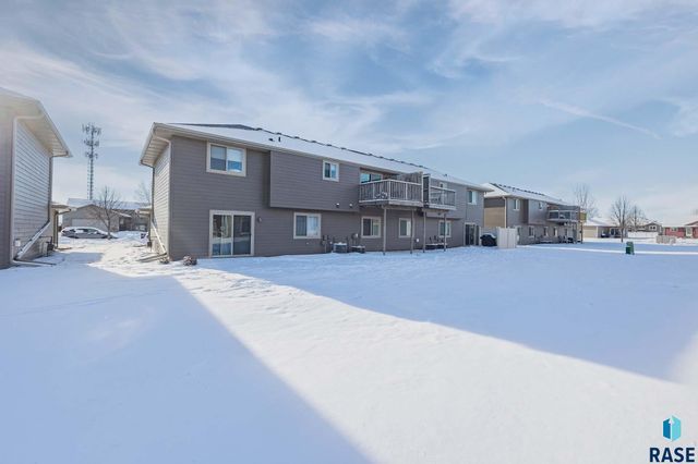 8602 W Lavern Wipf St Street 2, Sioux Falls, SD 57106