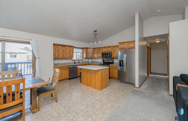 8602 W Lavern Wipf St Street 2, Sioux Falls, SD 57106