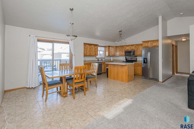 8602 W Lavern Wipf St Street 2, Sioux Falls, SD 57106