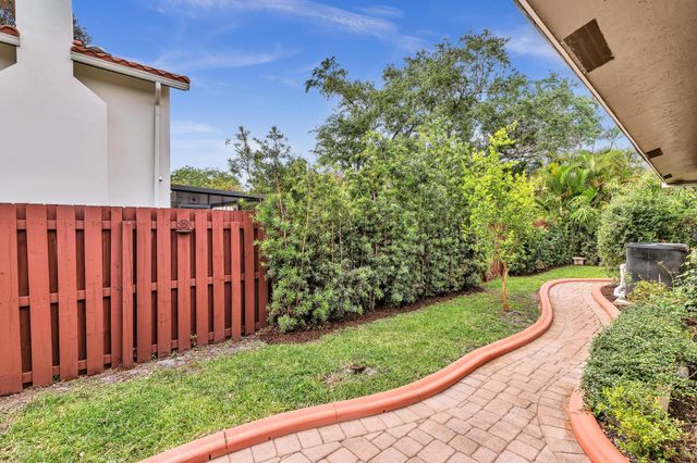 10133 NW 2nd Street, Coral Springs, FL 33071