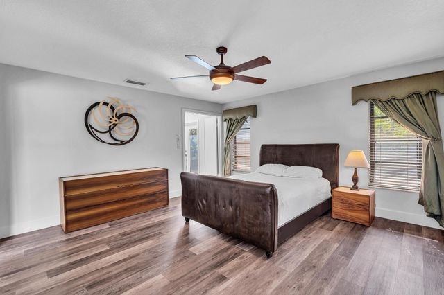 10133 NW 2nd Street, Coral Springs, FL 33071