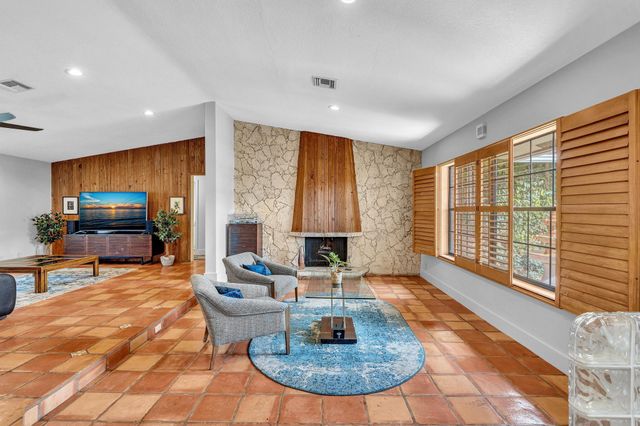 10133 NW 2nd Street, Coral Springs, FL 33071