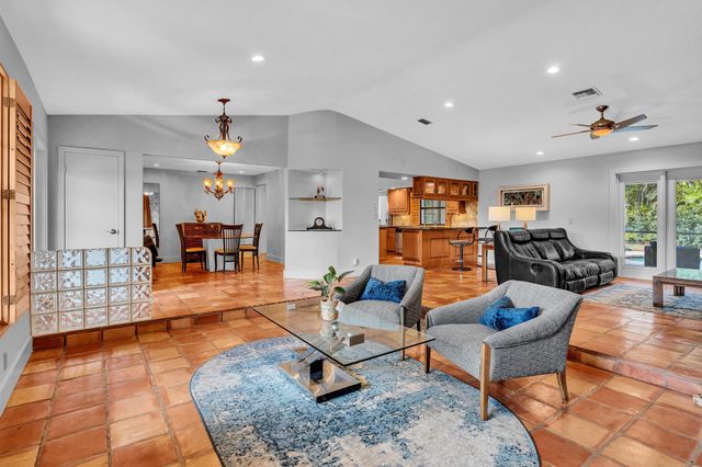 10133 NW 2nd Street, Coral Springs, FL 33071