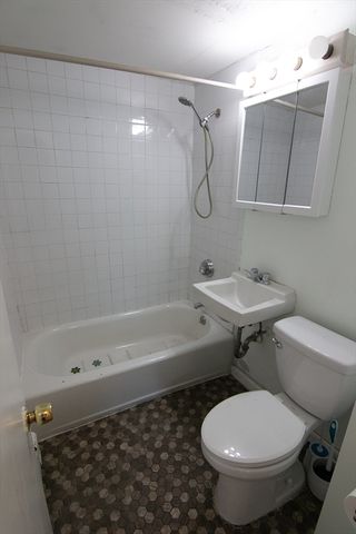 103 Essex 1, Saugus, MA 01906