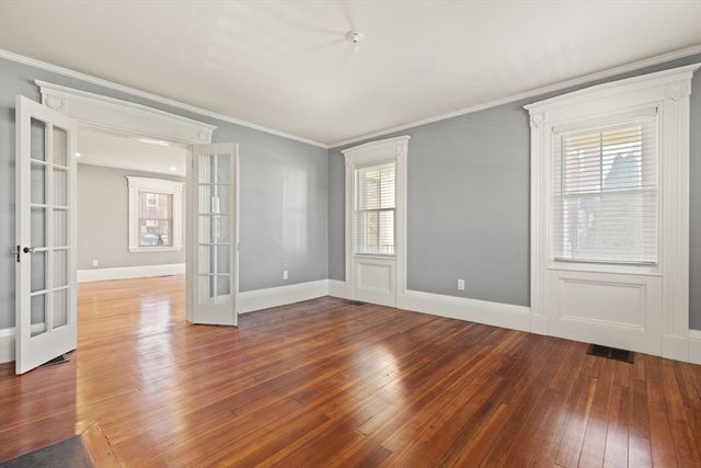 70 School St, Waltham, MA 02452