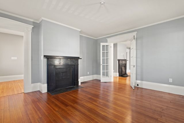 70 School St, Waltham, MA 02452
