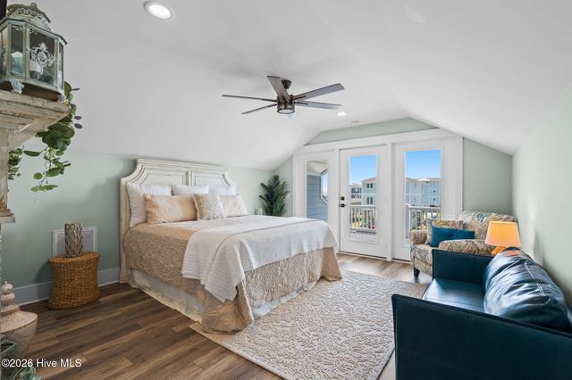 3214 E Dolphin Drive, Oak Island, NC 28465