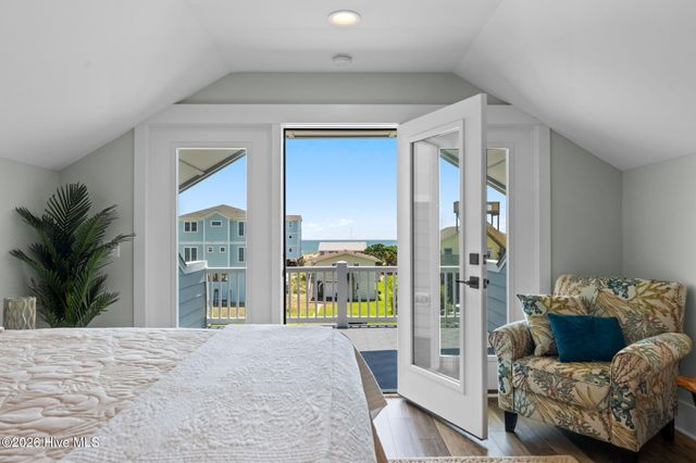 3214 E Dolphin Drive, Oak Island, NC 28465