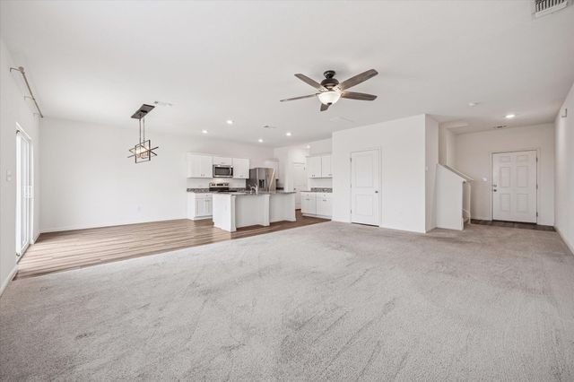 208 Night Riders WAY, Jarrell, TX 76537