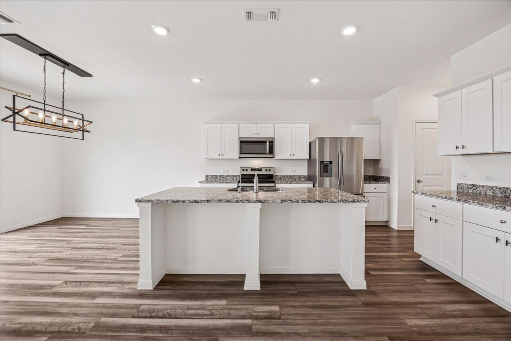 208 Night Riders WAY, Jarrell, TX 76537