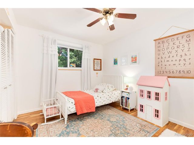 7175 S Penrose Ct, Centennial, CO 80122
