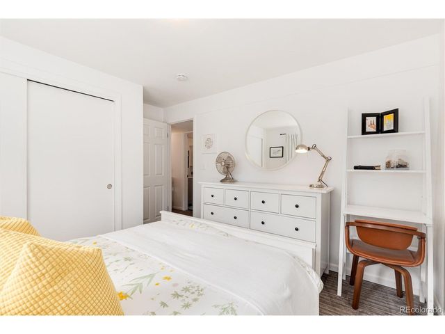 7175 S Penrose Ct, Centennial, CO 80122