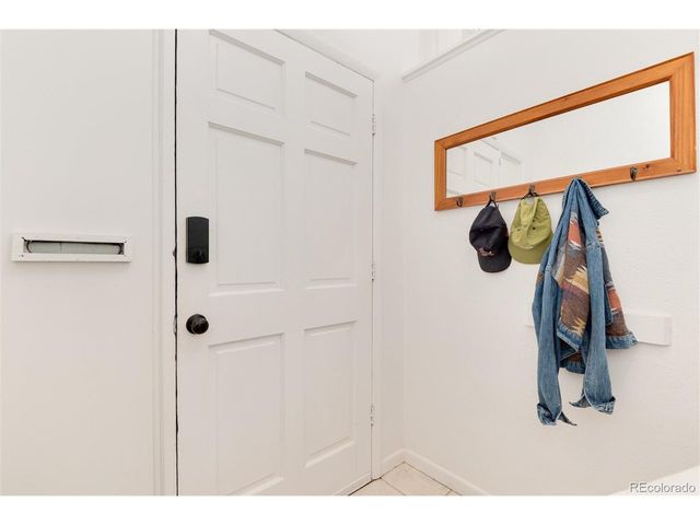 7175 S Penrose Ct, Centennial, CO 80122