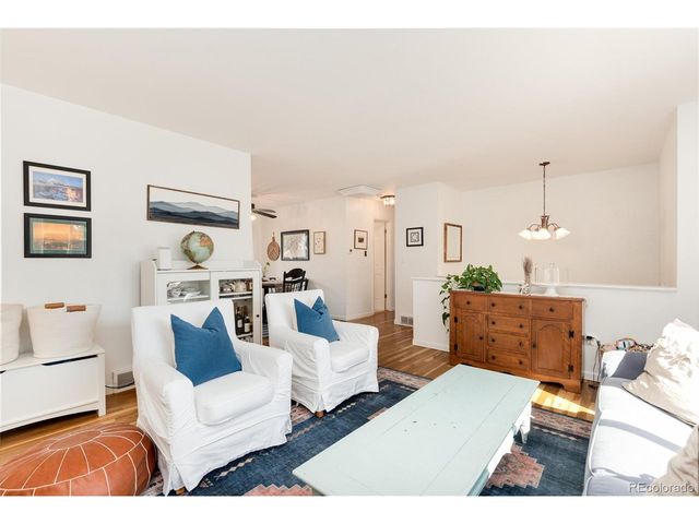7175 S Penrose Ct, Centennial, CO 80122