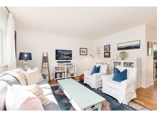7175 S Penrose Ct, Centennial, CO 80122