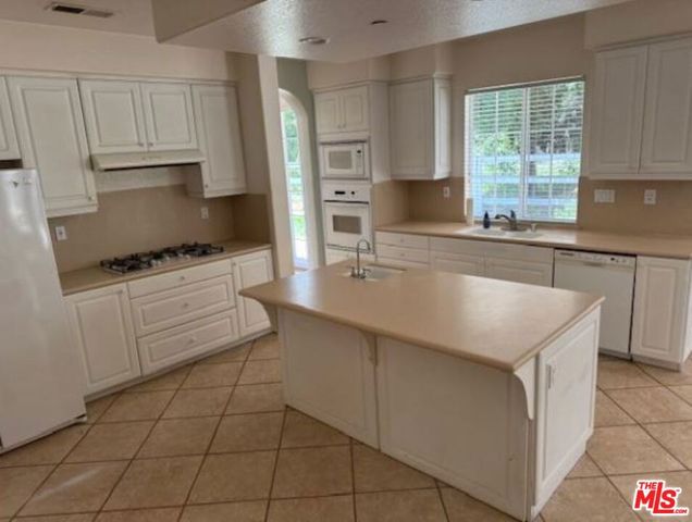 1808 Fallbrook Oaks Court, Fallbrook, CA 92028