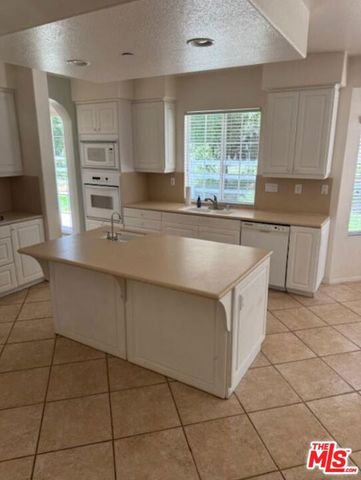 1808 Fallbrook Oaks Court, Fallbrook, CA 92028