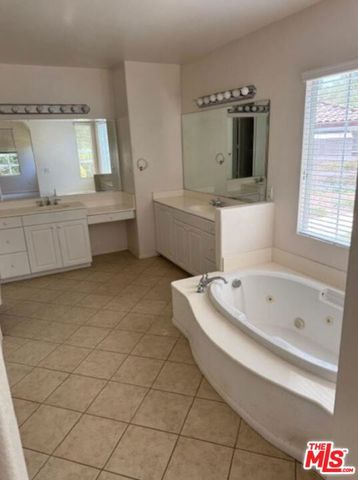 1808 Fallbrook Oaks Court, Fallbrook, CA 92028