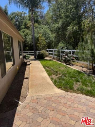 1808 Fallbrook Oaks Court, Fallbrook, CA 92028
