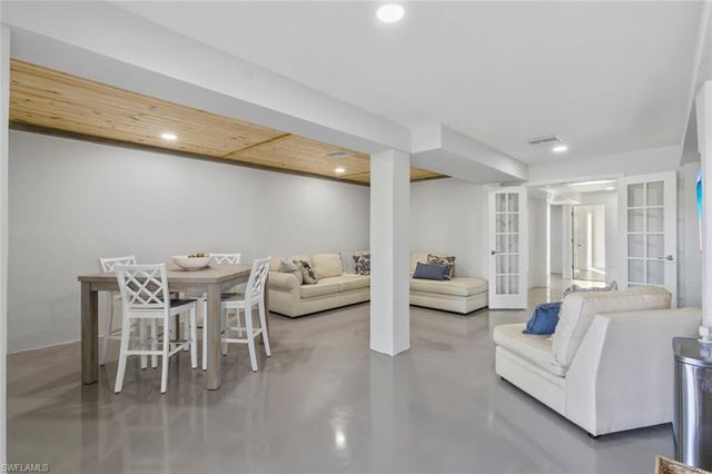 12176 Siesta DR, Fort Myers Beach, FL 33931