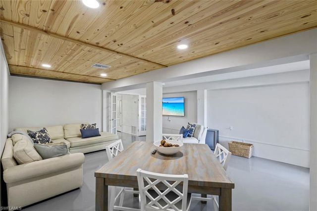 12176 Siesta DR, Fort Myers Beach, FL 33931