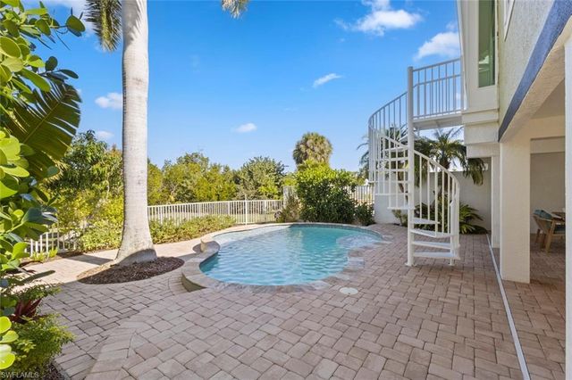 12176 Siesta DR, Fort Myers Beach, FL 33931