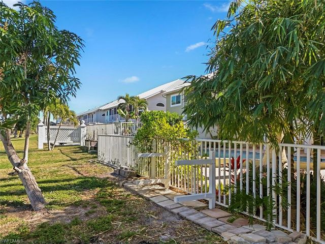 12176 Siesta DR, Fort Myers Beach, FL 33931