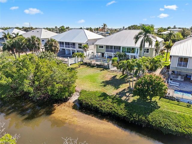 12176 Siesta DR, Fort Myers Beach, FL 33931