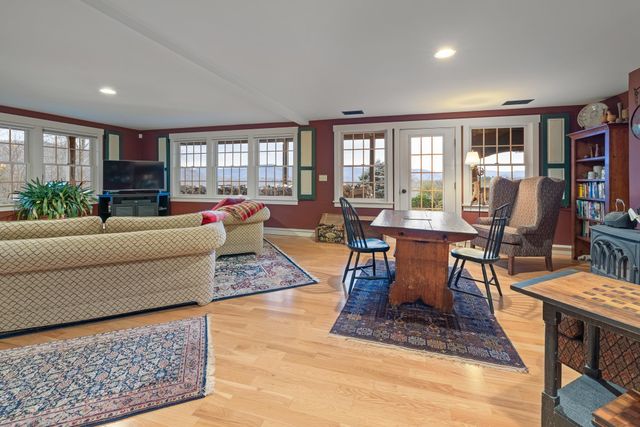 238 South Hollow Lane, Rochester, VT 05767