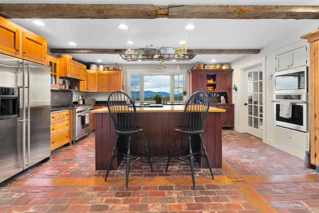 238 South Hollow Lane, Rochester, VT 05767