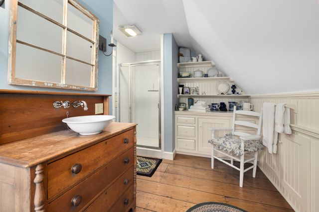 238 South Hollow Lane, Rochester, VT 05767