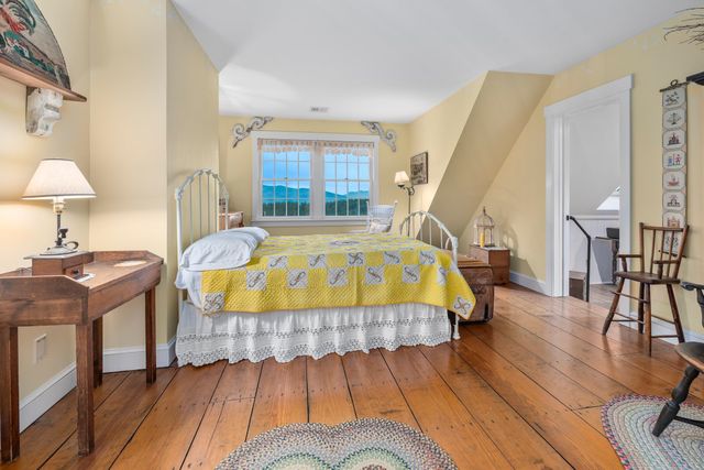 238 South Hollow Lane, Rochester, VT 05767