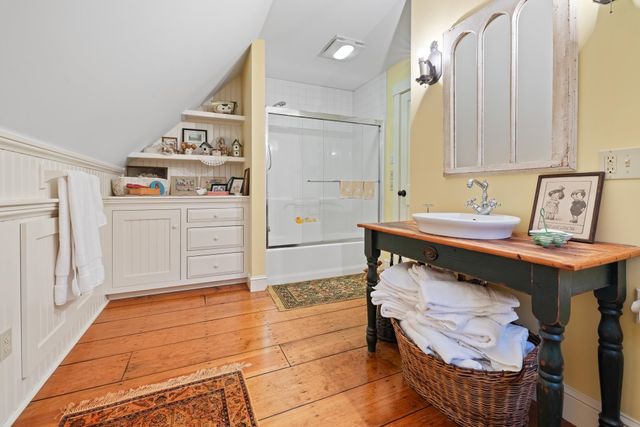 238 South Hollow Lane, Rochester, VT 05767