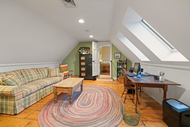 238 South Hollow Lane, Rochester, VT 05767