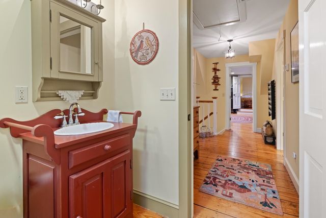 238 South Hollow Lane, Rochester, VT 05767