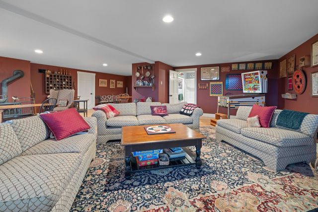 238 South Hollow Lane, Rochester, VT 05767