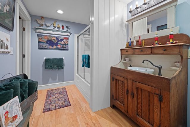 238 South Hollow Lane, Rochester, VT 05767