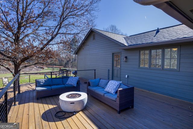 456 W McIntosh Road, Brooks, GA 30205